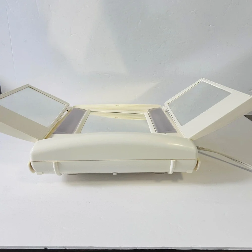 Remington Lighted Tri-Fold Makeup Mirror Vintage Vanity 4 Light Settings